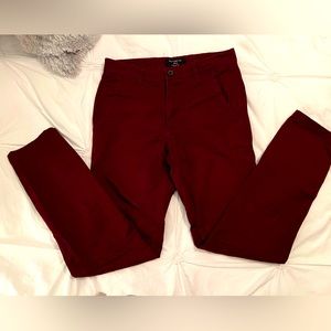 Mens W 28 L 30 maroon pant. Business casual straight leg style